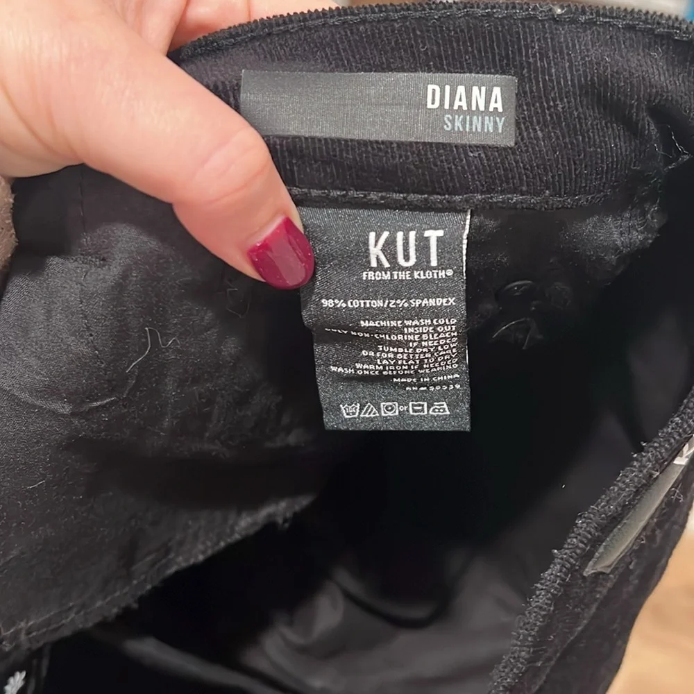 Kut from the‎ Kloth Diana Corduroy Relaxed Fit Skinny - Black - Size 4